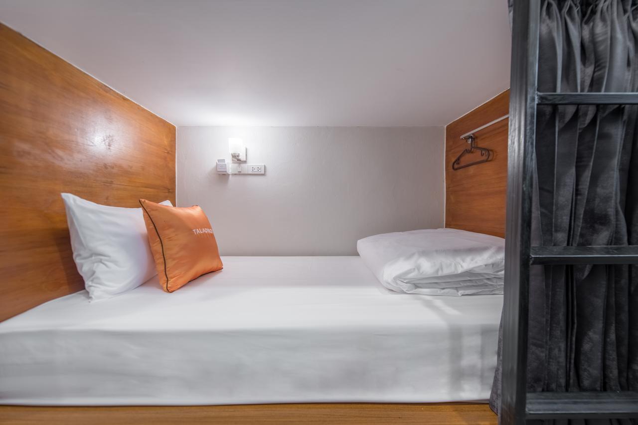 Tiny Taladnoi Hostel Бангкок Экстерьер фото